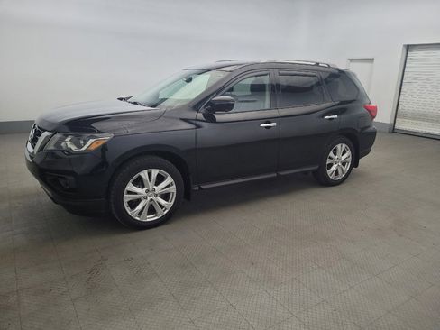 Used 2019 Nissan Pathfinder SL w/ SL Premium Package AWD/4WD image 2