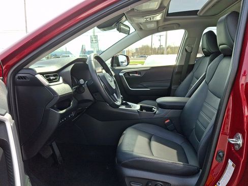 Used 2023 Toyota RAV4 XLE Premium image 13