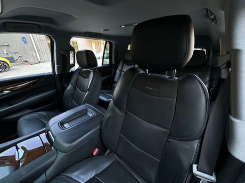 Used 2019 Cadillac Escalade 2WD image 10