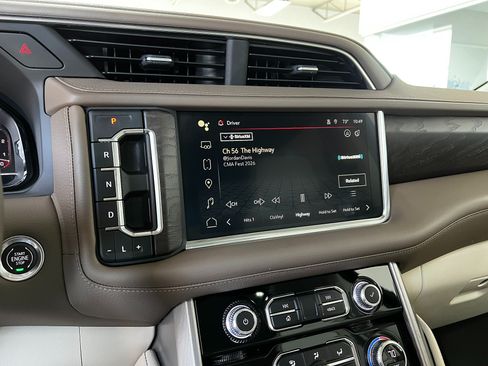 Used 2022 GMC Yukon Denali w/ Max Trailering Package AWD/4WD image 18
