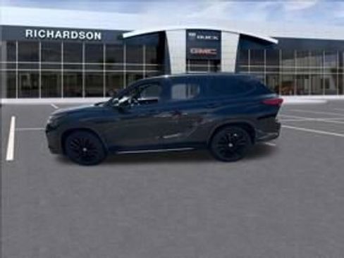 Used 2023 Toyota Highlander XSE AWD/4WD image 25