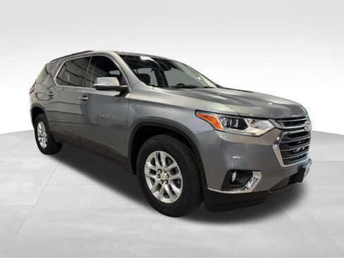 Used 2021 Chevrolet Traverse LT FWD image 3