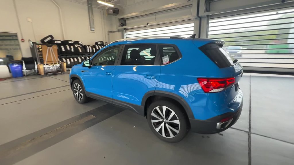 Certified 2023 Volkswagen Taos SE AWD/4WD image 11