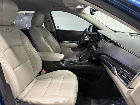 Certified 2019 Cadillac XT4 Luxury FWD image 18