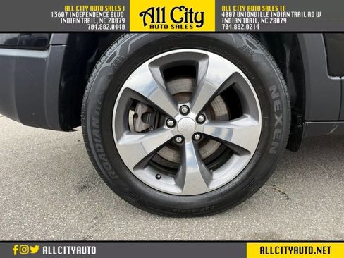 Used 2019 Jeep Cherokee Limited image 29