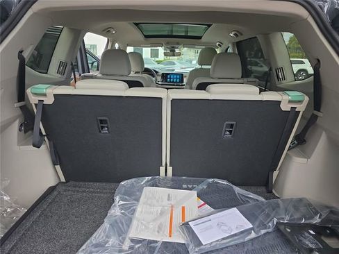 New 2026 Volkswagen Atlas SE image 30