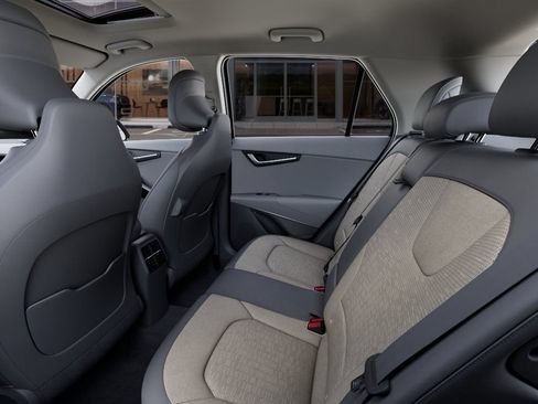 New 2026 Kia Niro SX Touring FWD image 18