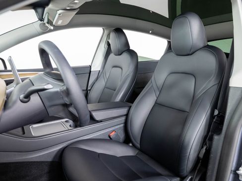 Used 2023 Tesla Model Y Performance image 17