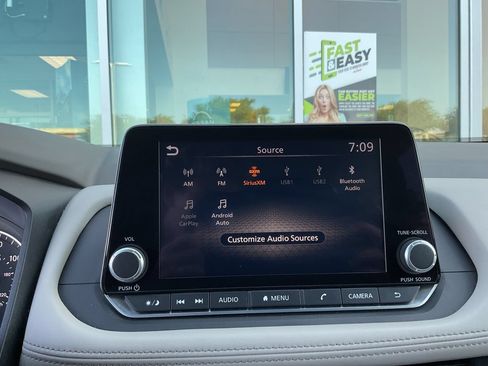 Used 2025 Nissan Rogue SV FWD image 22