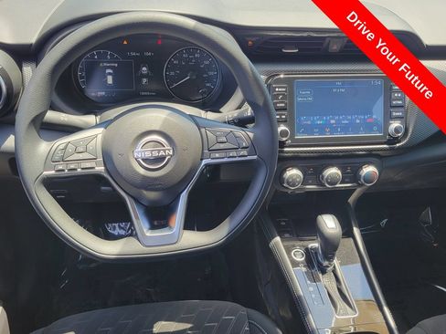 Used 2024 Nissan Kicks SV FWD image 6