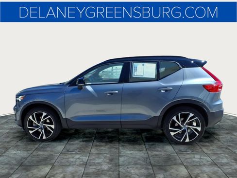 Used 2019 Volvo XC40 T5 R-Design image 6