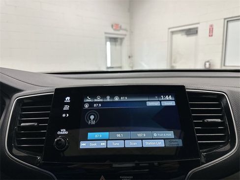 Used 2022 Honda Passport TrailSport image 37