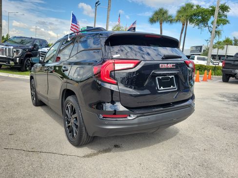 Used 2023 GMC Terrain SLE w/ Elevation Edition FWD image 7