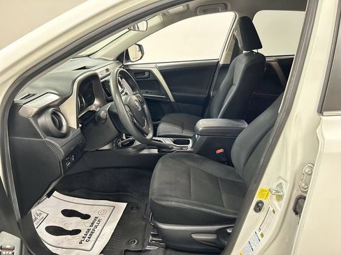 Used 2016 Toyota RAV4 LE AWD/4WD image 9