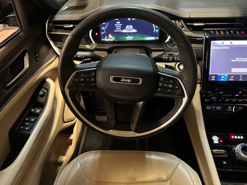 Used 2022 Jeep Grand Cherokee Limited 4xe image 13