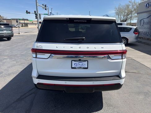 Used 2024 Lincoln Navigator L Reserve AWD/4WD image 7