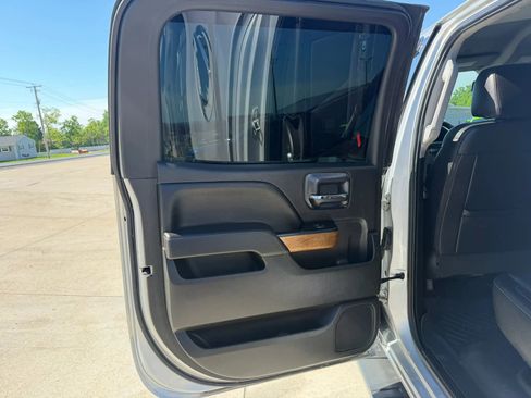 Used 2018 Chevrolet Silverado 1500 LTZ w/ LTZ Plus Package AWD/4WD image 34