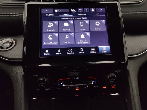 Used 2023 Jeep Grand Cherokee Laredo AWD/4WD image 25