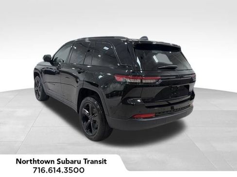 Used 2024 Jeep Grand Cherokee Altitude AWD/4WD image 3