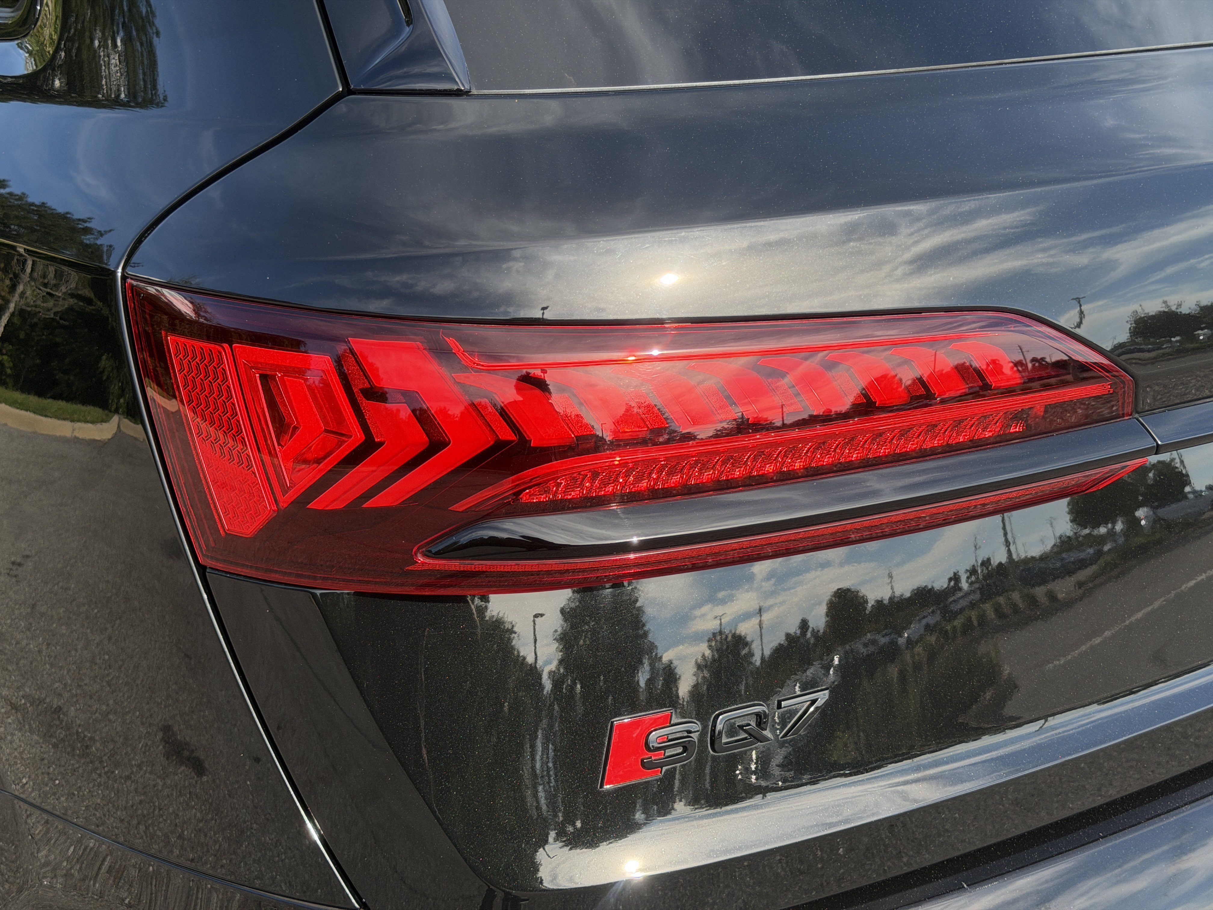 Used 2023 Audi SQ7 Prestige AWD/4WD image 10
