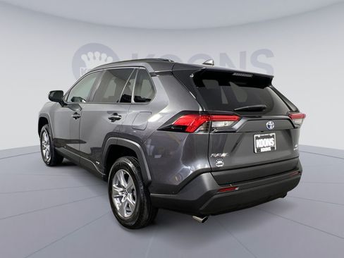 Used 2022 Toyota RAV4 LE AWD/4WD image 8