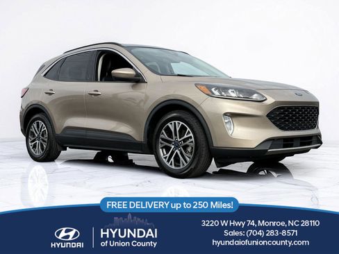 Used 2021 Ford Escape SEL w/ Technology Package image 1