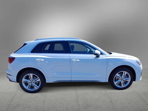 Used 2024 Audi Q3 2.0T Premium w/ Convenience Package AWD/4WD image 9