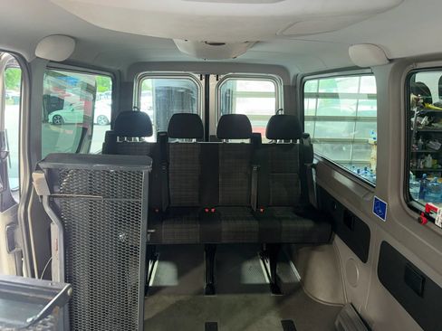 Used 2016 Mercedes-Benz Sprinter 2500 image 19
