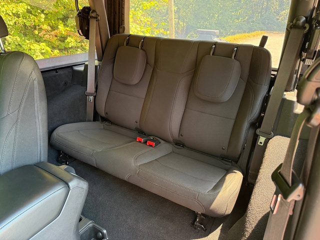 Used 2023 Jeep Wrangler Sport AWD/4WD image 13