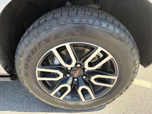Used 2023 GMC Yukon XL AT4 w/ Technology Package AWD/4WD image 12