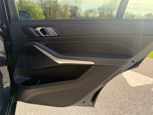 Used 2021 BMW X7 xDrive40i w/ Cold Weather Package image 41