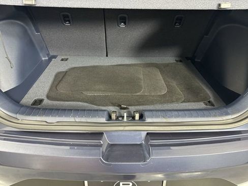 Used 2022 Hyundai Venue Limited FWD image 32