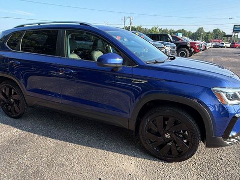 Used 2024 Volkswagen Taos SEL AWD/4WD image 6