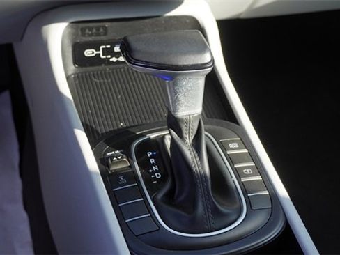 Used 2024 Hyundai Kona SEL image 25