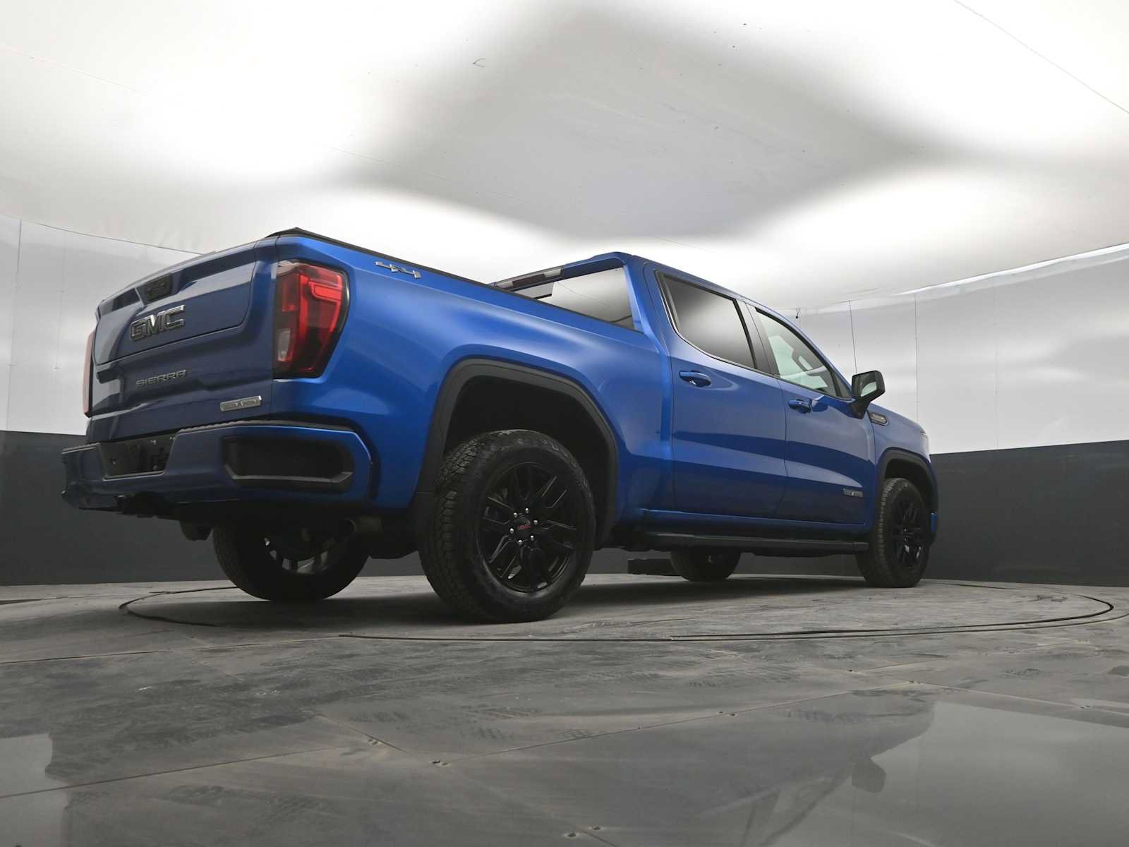 Used 2024 GMC Sierra 1500 Elevation w/ Preferred Package AWD/4WD image 40