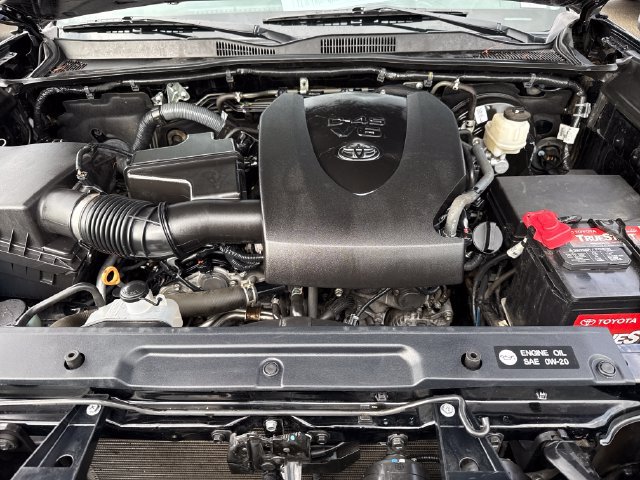 Used 2017 Toyota Tacoma SR5 w/ Tow Package AWD/4WD image 27