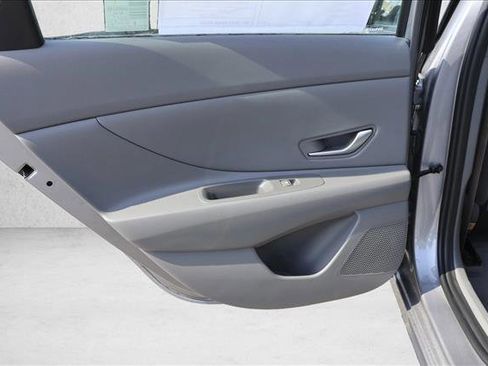 New 2025 Hyundai Elantra SEL image 23