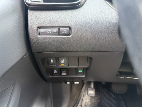 Used 2017 Nissan Rogue Sport SV w/ SV Premium Package image 12