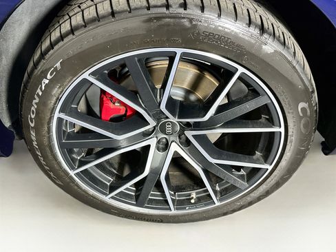 Used 2022 Audi Q8 Prestige AWD/4WD image 11