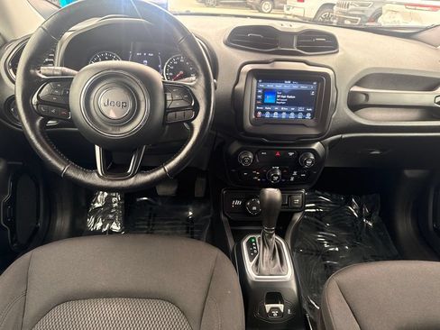 Used 2018 Jeep Renegade Altitude AWD/4WD image 19