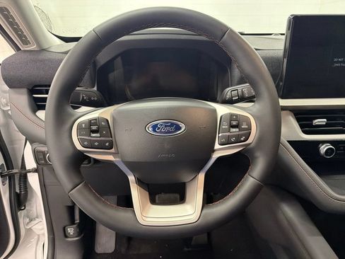 New 2026 Ford Explorer Active RWD image 18
