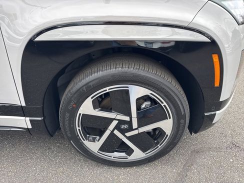 Used 2026 Hyundai Ioniq 9 Limited image 9