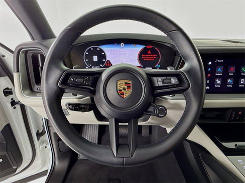 Certified 2024 Porsche Cayenne image 17