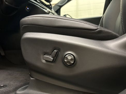 New 2026 Chrysler Pacifica Select FWD image 27