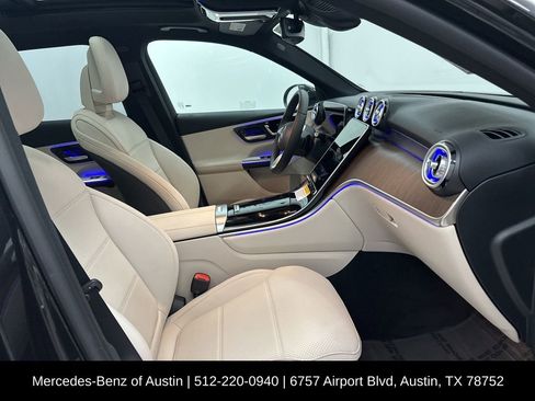 Used 2025 Mercedes-Benz GLC 300 image 28