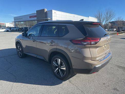 Used 2024 Nissan Rogue SL w/ SL Premium Package image 7