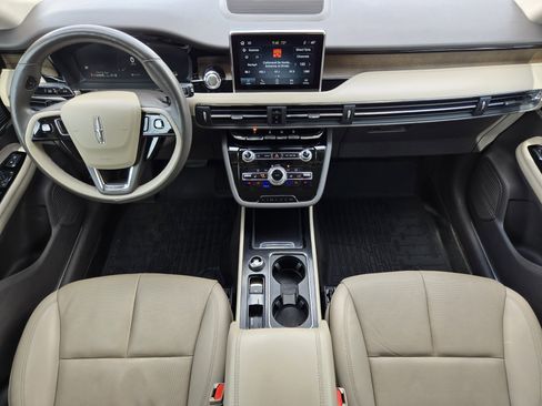Used 2022 Lincoln Corsair Reserve w/ Elements Package FWD image 11