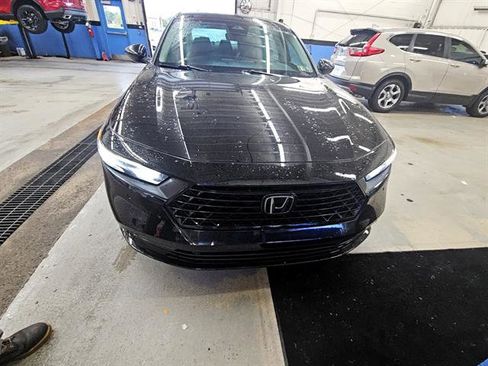 Used 2023 Honda Accord EX-L image 2