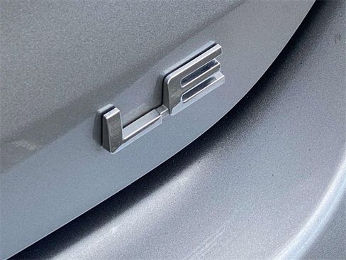 Used 2024 Toyota Highlander LE image 8