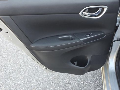 Used 2015 Nissan Sentra S image 26